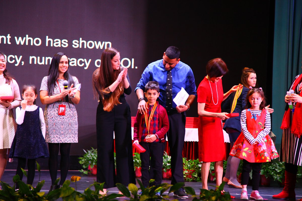 PaulaSanchez_RT's tweet image. A proud moment for students, teachers and parents this morning @CISBeijing as we honored the hard work and achievements of our G1-5 Ss. So much courage, perseverance and growth to celebrate in the language acquisition of our bi/multilingual learners. #strengthnotdeficit #BML 🙌🌎