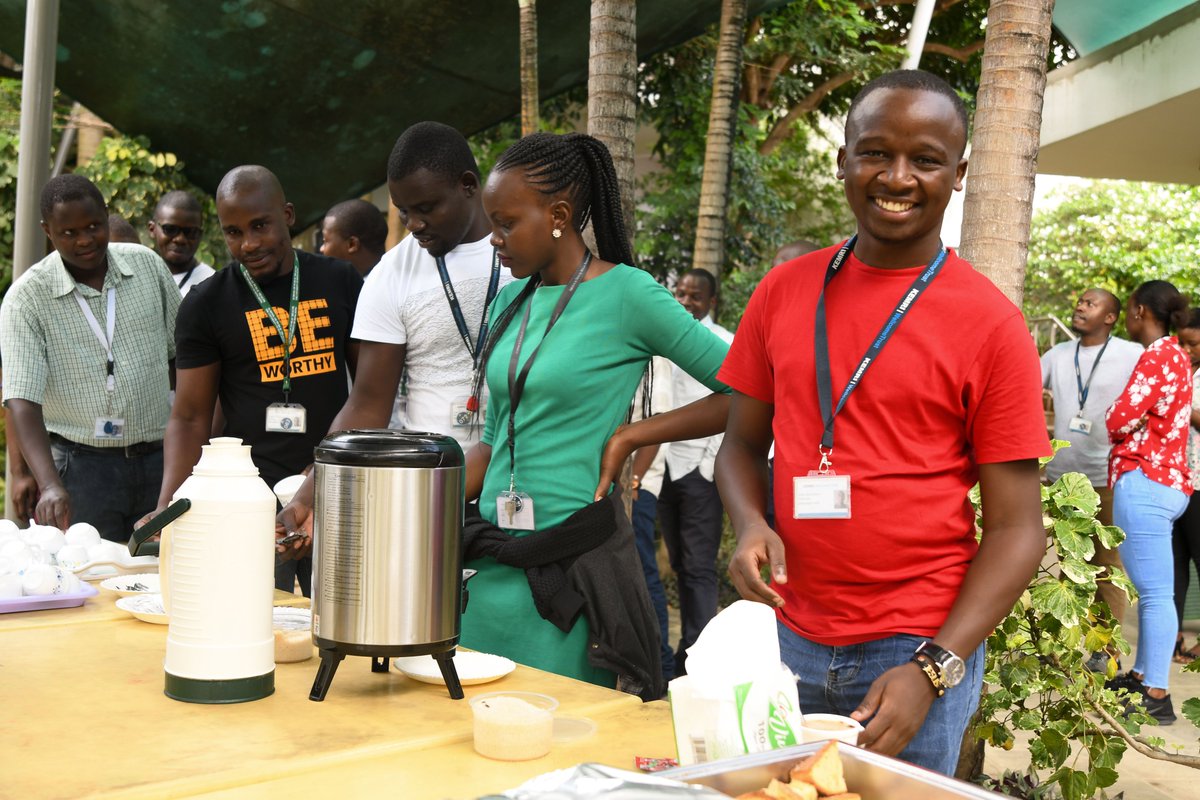 KEMRI_Wellcome's tweet photo. In keeping up with our monthly tradition, our director @PhilipBejon hosted us to yet another monthly #ProgrammeNews briefing to share highlights from the month of November.
As is the routine staff had tea and cake as they networked with colleagues from different departments. https://t.co/5Ikgs5GqCf