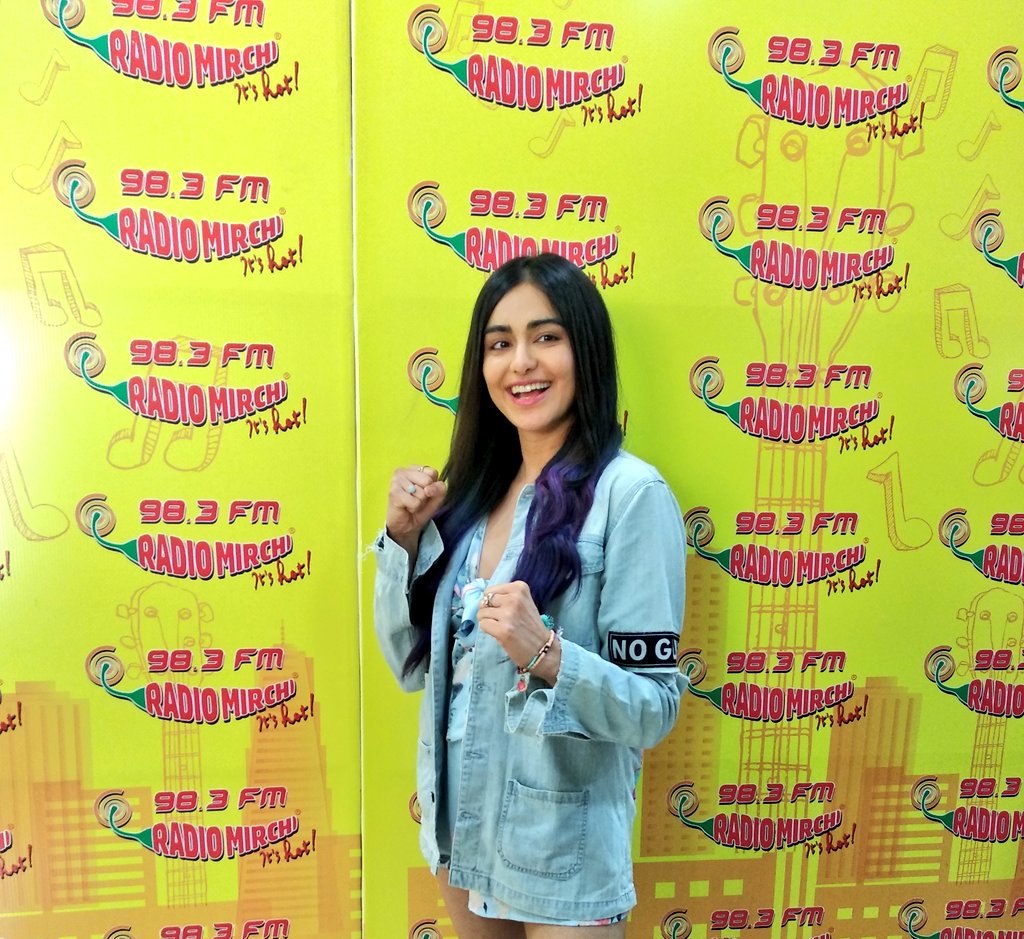 mirchiplus's tweet image. .@adah_sharma brings her charm to the Mirchi Studio 🤩
#MirchiCelebs #CelebVisit #commando3 #Movie #Bollywood