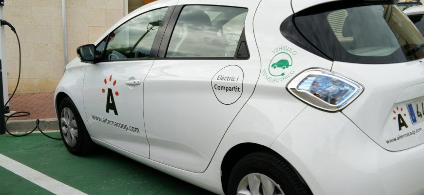 lateuaterra's tweet photo. AlternaCoop, la cooperativa valenciana de vehículos eléctricos 🚗🔋 compartidos.

📄Esta semana en nuestro Blog: València acoge la primera red de vehículos eléctricos compartidos que funcionan con energía solar
👉https://t.co/0LN95hh9tt https://t.co/u28yVFvTPD