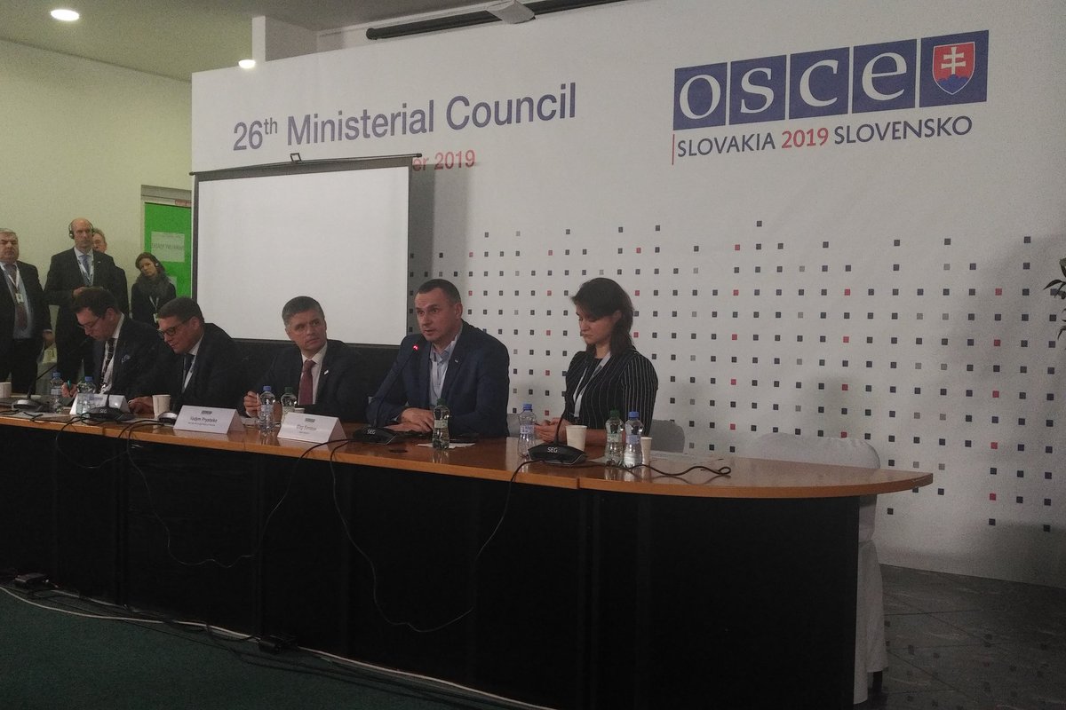 tsiskarashvili's tweet photo. At the #OSCEMC2019 Ministerial #Georgia co-sponsored a side event w/frmr political prisoners Oleg #Sentsov & Roman #Sushchenko from #Ukraine who urged participating States to advocate for the release of all political detainees held by #Russia https://t.co/DOe1WVQGI2
