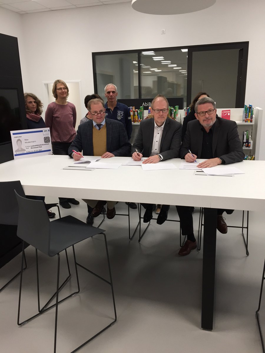 Ihk Koblenz On Twitter Das Vrm Jobticket 2020 Ist Zukunftstauglich Und Fur Arbeitgeber Interessant 66 Mtl Ab 10 Personen Sind Attraktiv Sagt Ihk Verkehrsexperte Dr Holger Bentz Beim Pressetermin In Der Landesbibliothek Bei Dem
