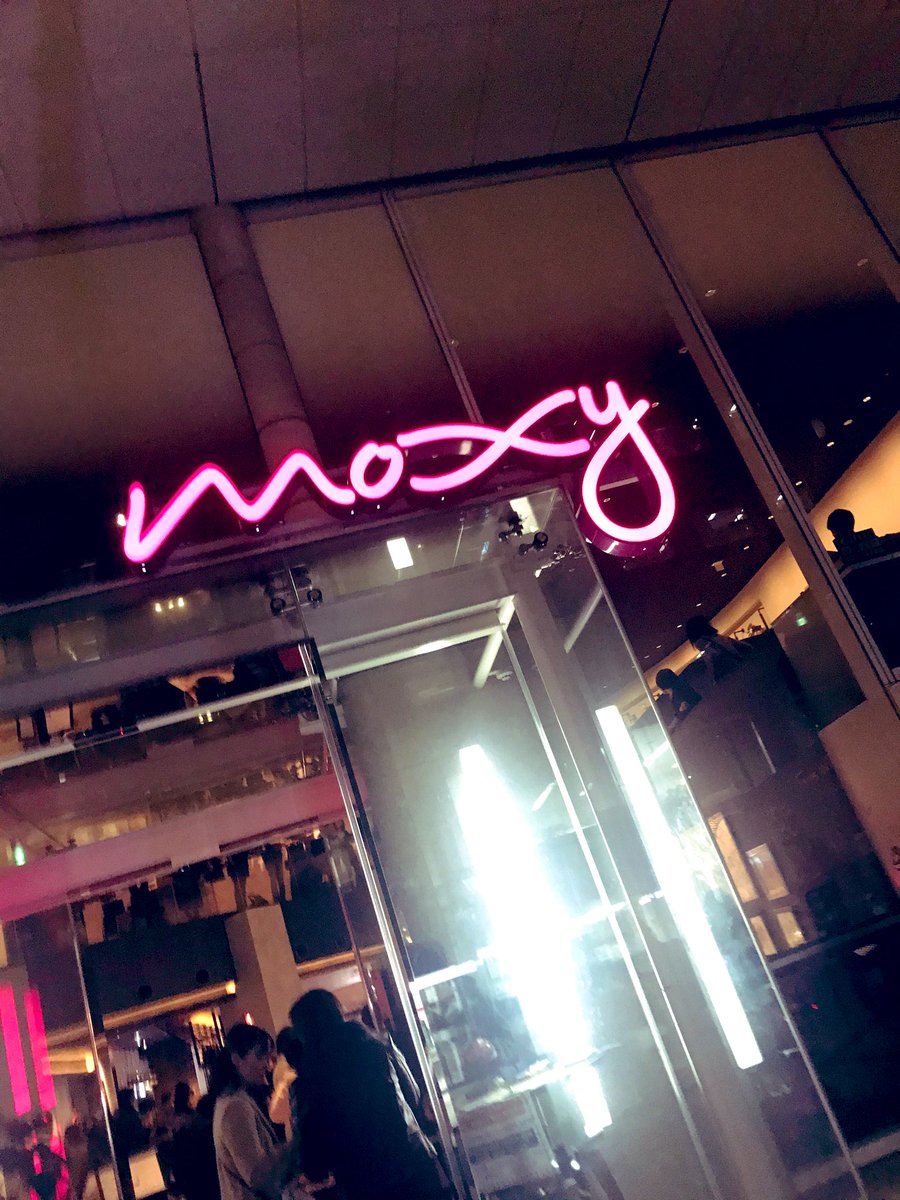 parutan5's tweet photo. きたよmoxy!!
開演まであと5分🙆♀️💓🙌
#NEIGHBORSCOMPLAIN
#blockconnection https://t.co/gpJJyY2nhJ