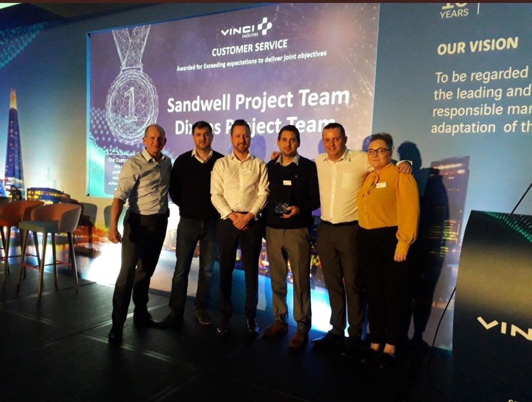 lee2707's tweet photo. Great for the Dixons team to win the customer service award last night at the Vinci senior management conference ! #dreamteam #collaboration @HohmannLee @MattHickman123 https://t.co/HOTBaAOyXw