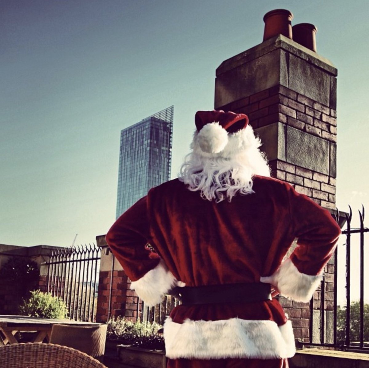 2 more sleeps until we're joined by Father Christmas himself!

Bring your little one for an afternoon of Rooftop Family Fun this Sunday...

Reserve your tickets: eventbrite.co.uk/e/great-john-s…