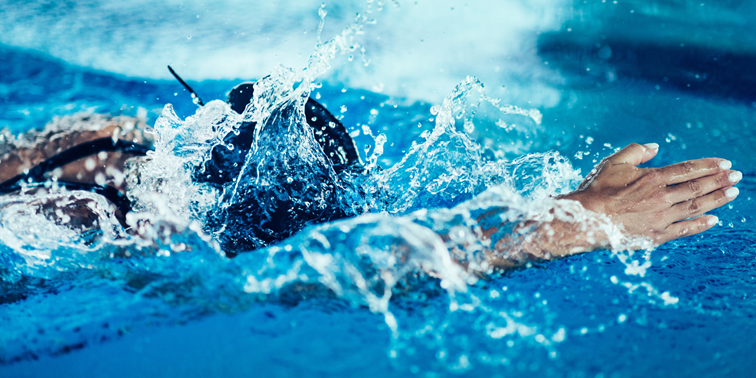 Swimming works muscles all over the body, utilising your torso to keep your body horizontal, kicking legs to propel you forward through to shoulders arms pulling you through the water. Read our blog for tips about swimming for #fitness. ow.ly/EtTv50x7tt7 #physio #Croydon