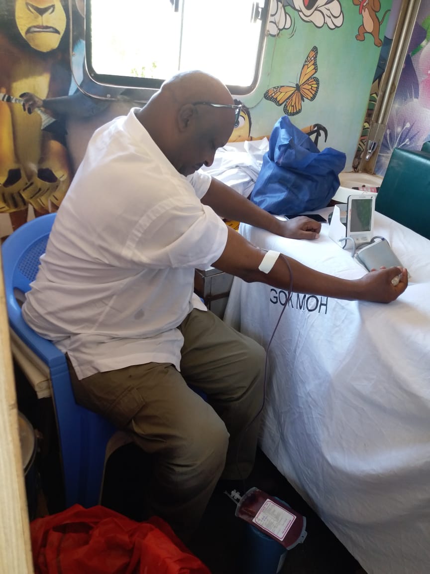 McgPress's tweet photo. Marsabit County government department of health led by the department's  CEC Dr. Jama Wolde  is spearheading  blood donation exercise on the side lines of MLTCF in Loiyangalani main arena.

You can come and donate at their main stand at mobile beyond zero truck #mltcf2019 https://t.co/jsfxGDcA0K