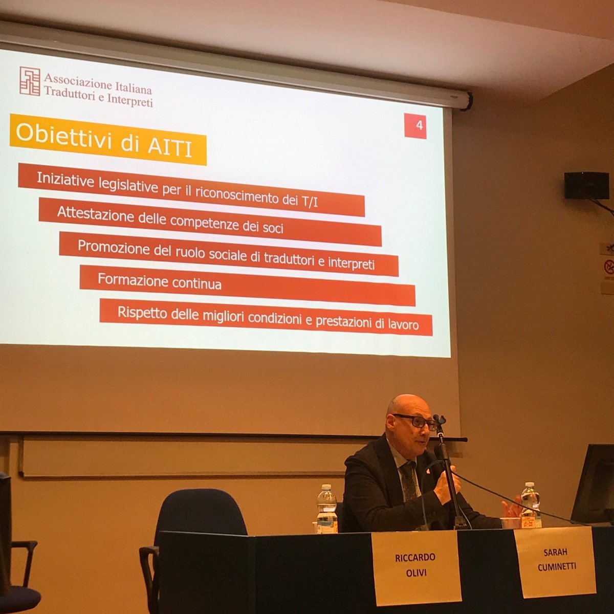 AitiTweet's tweet photo. A Trieste il nostro Presidente Riccardo Olivi sta partecipando insieme ad @Associaz_ANITI @Assointerpreti @interpretiaiic a un incontro sui nuovi percorsi nella traduzione e interpretazione e il ruolo della tecnologia, organizzato dalla #SSLMIT di Trieste. #formazioneAITI https://t.co/dAKkXkz5OU