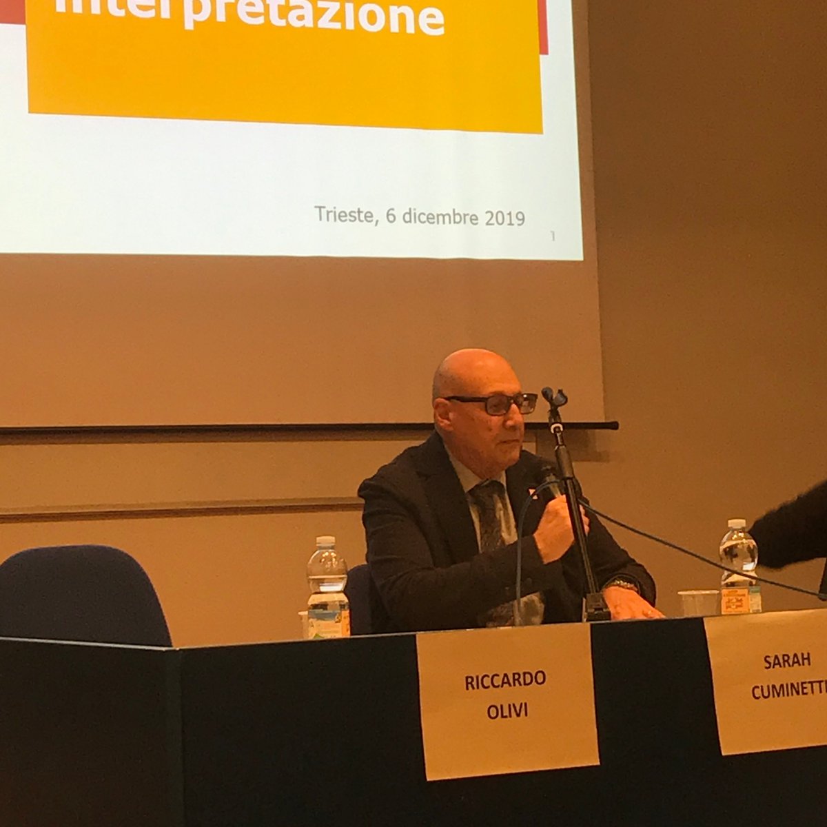 AitiTweet's tweet photo. A Trieste il nostro Presidente Riccardo Olivi sta partecipando insieme ad @Associaz_ANITI @Assointerpreti @interpretiaiic a un incontro sui nuovi percorsi nella traduzione e interpretazione e il ruolo della tecnologia, organizzato dalla #SSLMIT di Trieste. #formazioneAITI https://t.co/dAKkXkz5OU