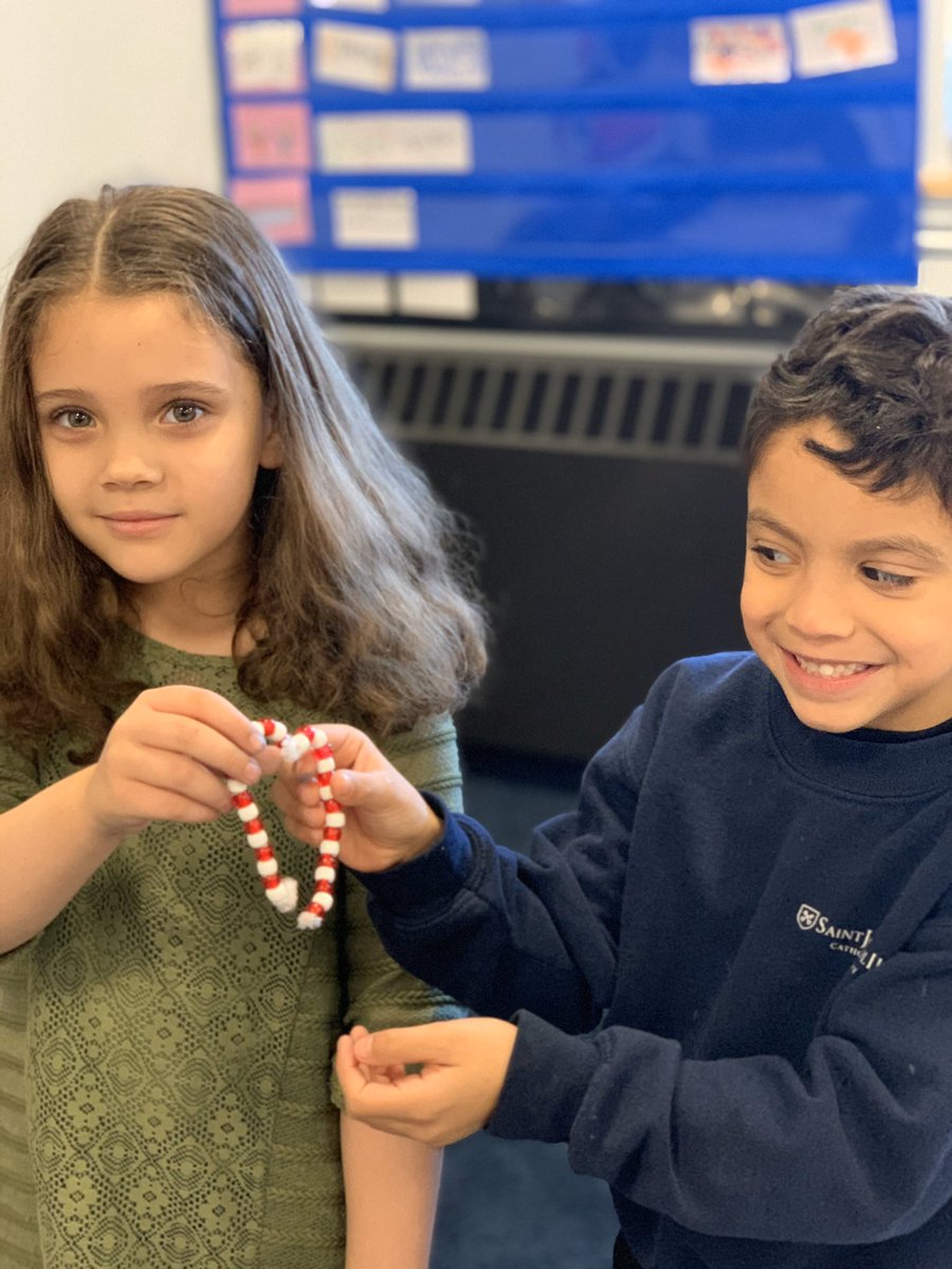 AMilotx12's tweet photo. We ❤️ practicing patterns by making beaded candy canes! @SJP2CALowerMill https://t.co/DkvjvXlzdn