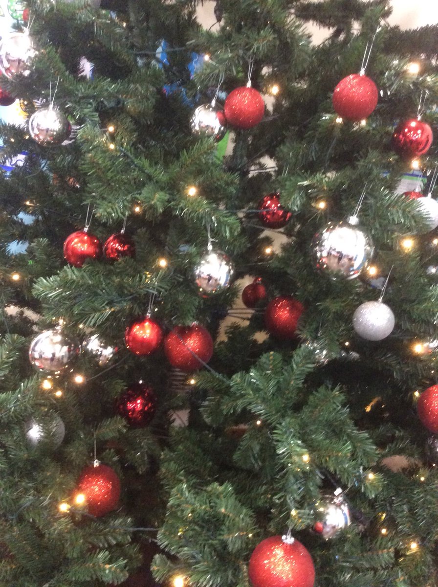 NinelandsPS's tweet photo. The @NinelandsFON Christmas Fair is well underway! Look who’s here.... #SantaClaus https://t.co/pVeLYZYzk6