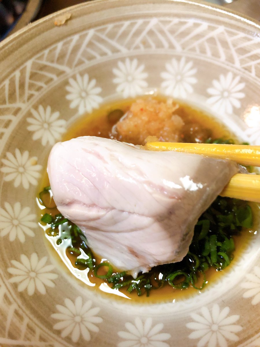 響 トレーダー 天然のブリしゃぶ 身が赤い いやぁ 日本酒が美味い 響 トレーダー 天然のブリしゃぶ 身が赤い いやぁ 日本酒が美味い