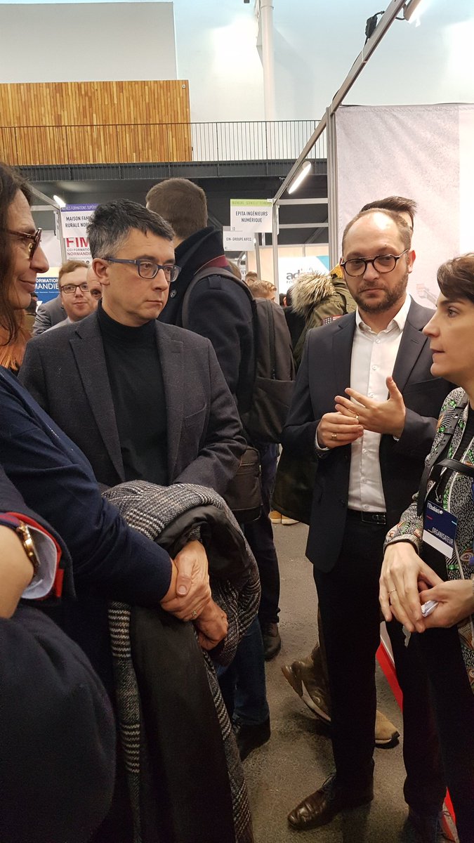 ac_normandie's tweet photo. Visite et inauguration du salon de l'#étudiant de #Caen par la délégation officielle en amont de la remise des trophées de @letudiant https://t.co/swHTlSFizs