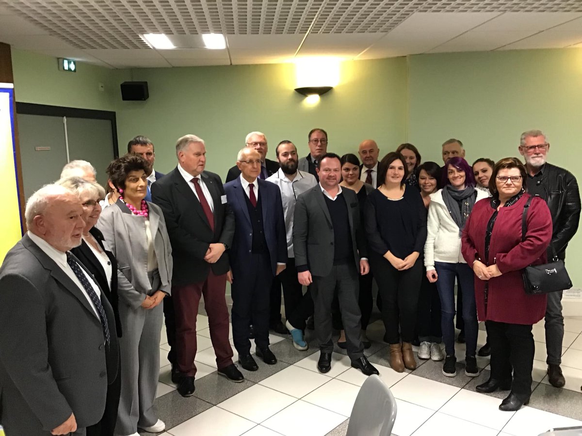 BrunoBilde's tweet photo. Hier soir à la maison des sports, avec le Préfet Fabien Sudry et Monsieur Prosche, Président du #CDMJSEA, nous avons mis à l’honneur les bénévoles de l’APE de l’école Voltaire de #BillyMontigny.
J’ai remis la médaille de l’Assemblée Nationale à ces formidables bénévoles ! https://t.co/LO4t45IsXA