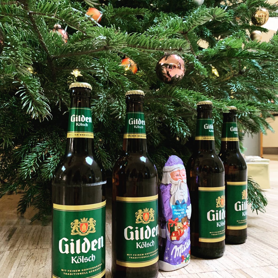 Wer hat sich denn da zwischen den #freitagskölsch versteckt...? 😍🎅🎅 Frohen #Nikolaus euch allen!

#schokonikolaus #agenturleben #sunzinet #digitalagentur (unbezahlte Werbung)