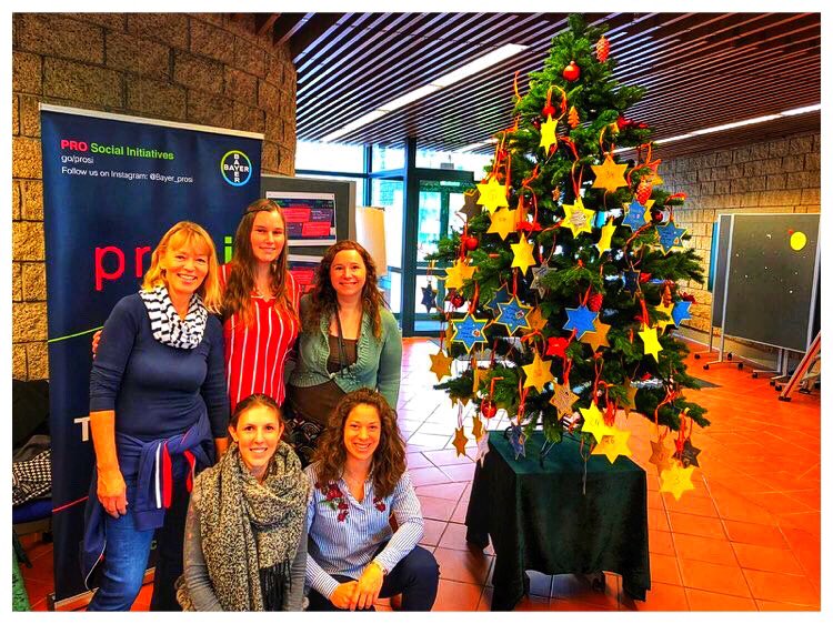 PROSI Monheim is ready to make children happy 🎄 #Bayer employees contributing For A Better Life on Christmas with the help of Carina Franzke Erica Murphy Ronja Croonenbrock Kathrin Fassbender Petra Nitch #bayer_prosi #passion #socialinitiative #bayerkarriere #teambayer #passion