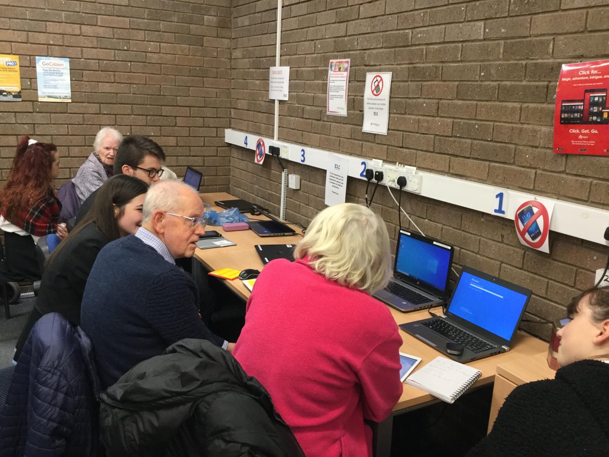 EDLC_Culture's tweet photo. We're celebrating library volunteers this #InternationalVolunteersDay! #MilngavieLibrary are proud to work with S6 volunteers from @DouglasAcad They provide assistance at Tablet Tips on Tuesday mornings, solving problems and queries about mobile devices, apps, email and more 📱 https://t.co/7yZII0g4vJ