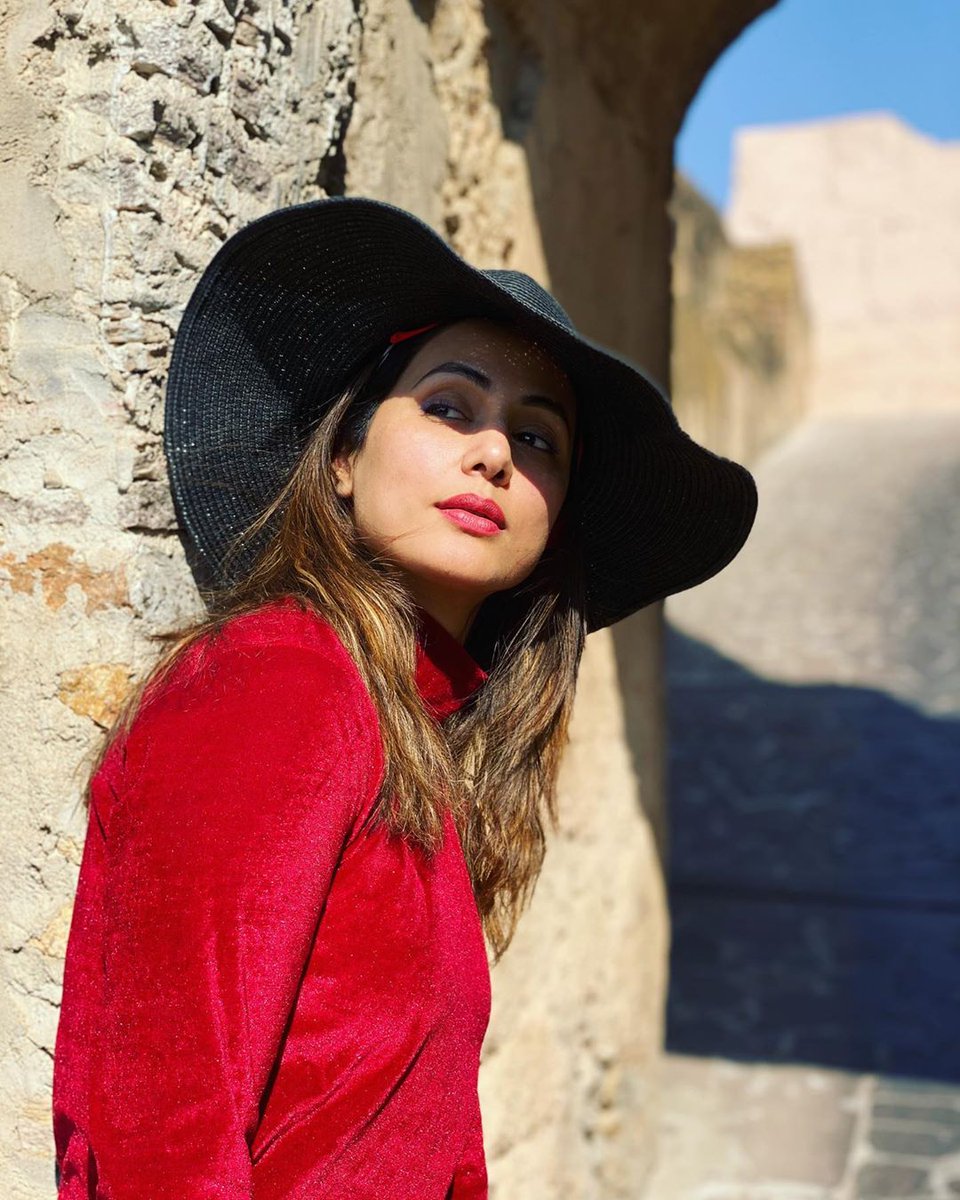 imkkamil12's tweet photo. The Gorgeous Look π₯°π
#Hinakhan
#HinaKhanupdate
#WalkOutInStyle
#ChicOuterwear
#WinterFashion
#InstaUpdate
@eyehinakhan @_hinakhanteam
@HeenaHk199 @naksh_aliya https://t.co/MTK6Qo7zxL