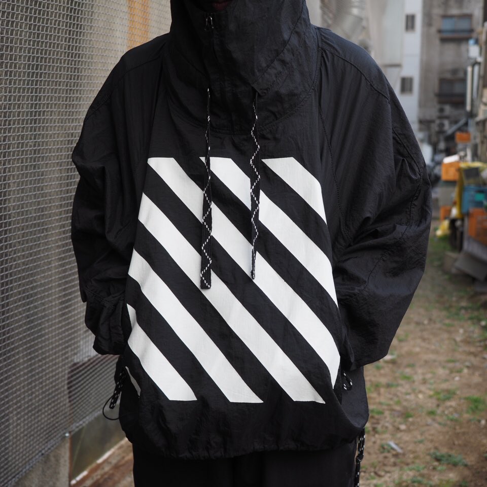 off-white ナイロン アノラックパーカー