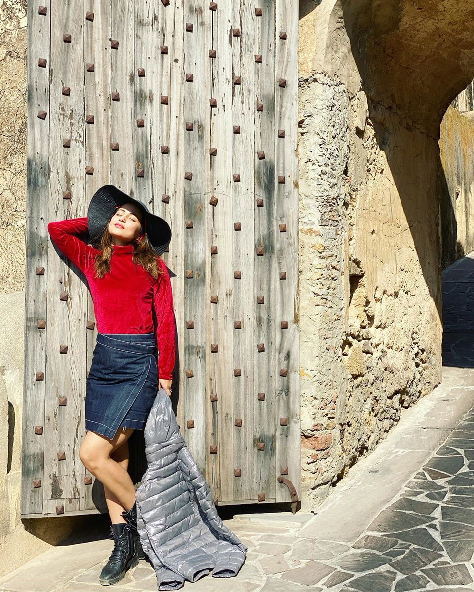 imkkamil12's tweet photo. Awesome π₯°π
#Hinakhan
#HinaKhanupdate
#WalkOutInStyle
#ChicOuterwear
#WinterFashion
#InstaUpdate
@eyehinakhan @_hinakhanteam
@HeenaHk199 @naksh_aliya https://t.co/0FbNBBtURF