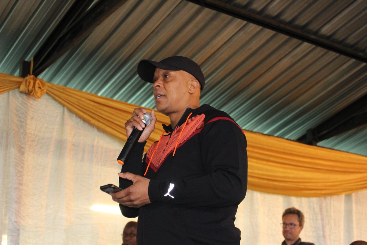 DOJCD_ZA's tweet photo. Soccer Legend Doctor Khumalo also known as "16 valveβ speaking during the Under the Tree Dialogues. #UTTD https://t.co/3MbRkaWOJ0