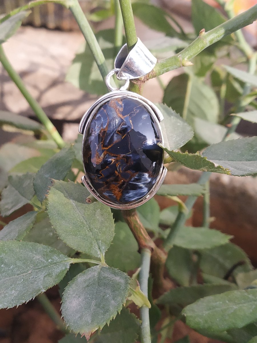 etsy.com/listing/759754…
#PietersitePendant #925sterlingsilver #tempestStone #AquariusBirthstonetempestNamibia #ArtisanPendant #Statementpendant #bohoPendant
#ChristmasGift #925silverpendant #ooakpendant #HealingCrystal #Pietersitejewelry #ArtisanPendant #NaturalPietersite #Dainty