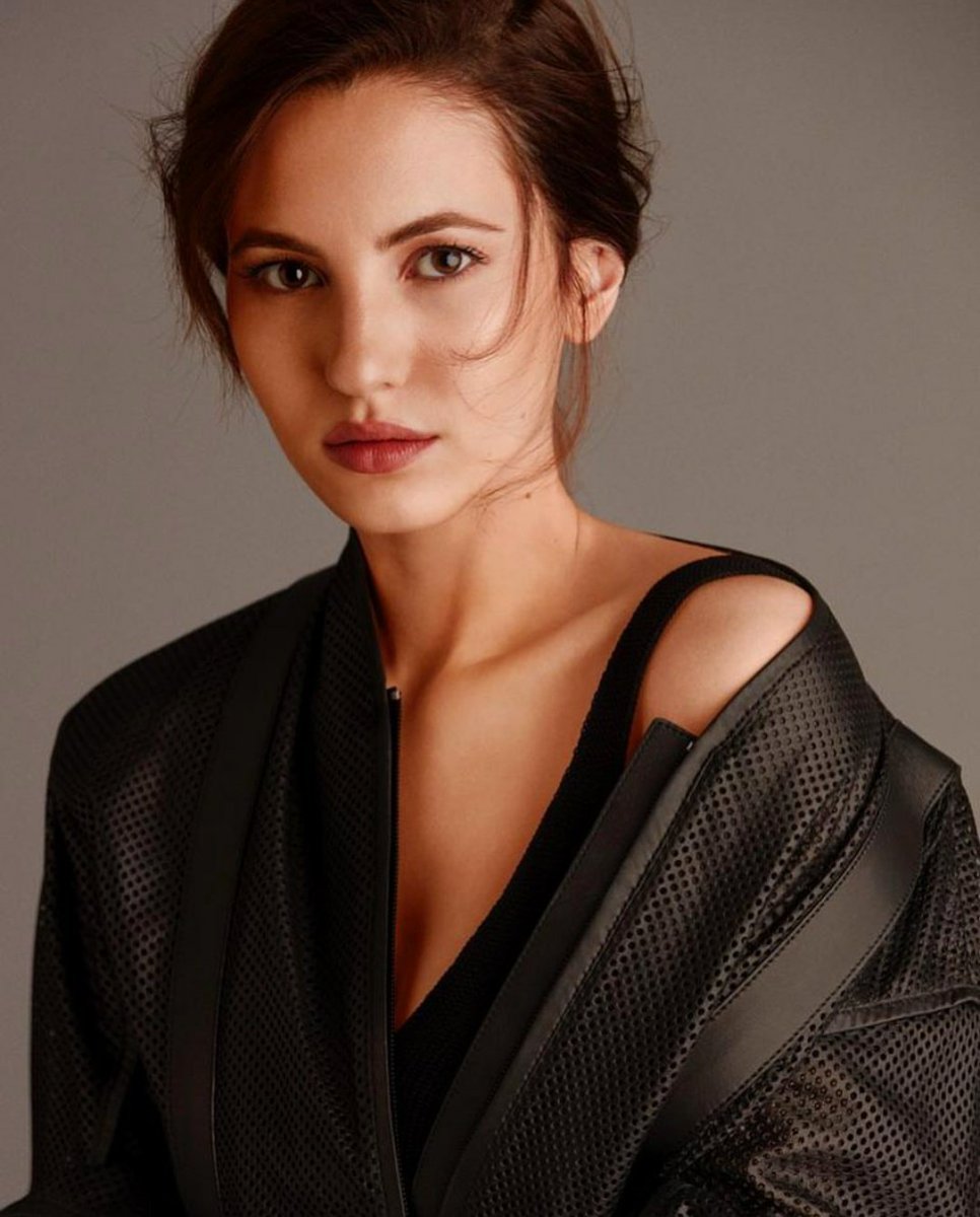 Si los ojos son el espejo del alma espero que no veas oscuridad en los míos.