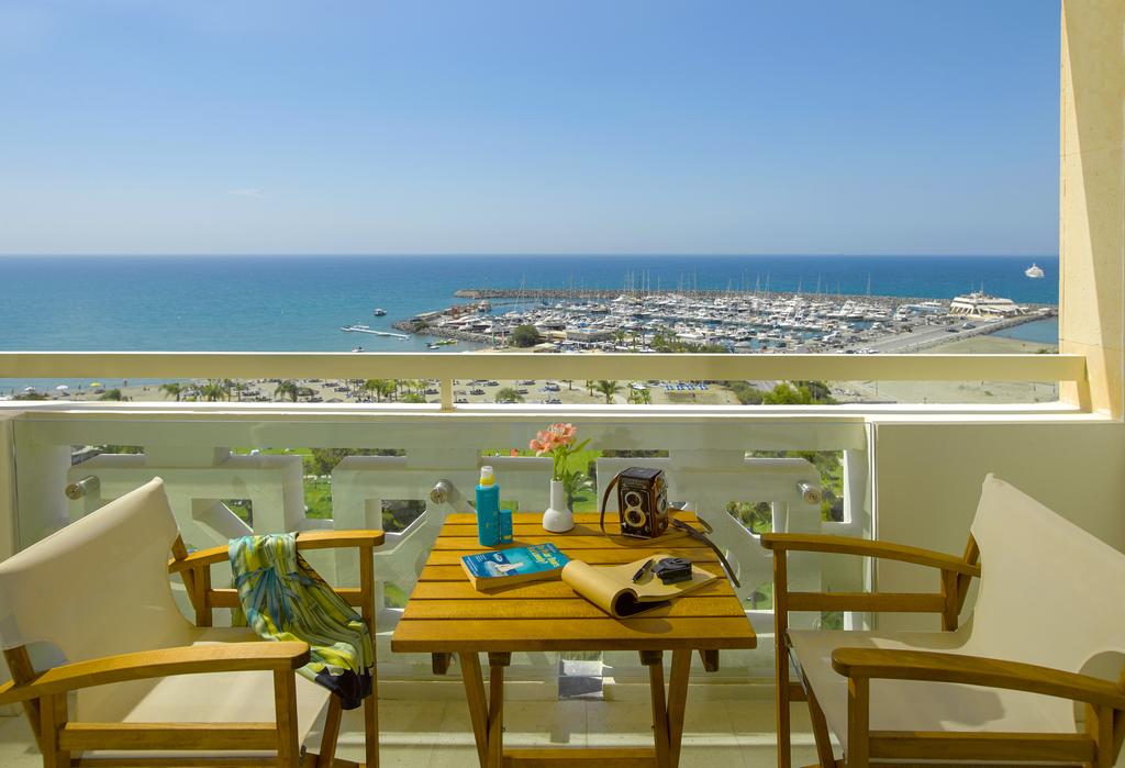 Отели все включено первая береговая линия. St Raphael Resort 5 Кипр Лимассол.
