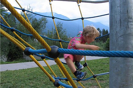 #welfareER Bonus famiglie per pagare rette Centri estivi: da <a href="/RegioneER/">Regione Emilia-Romagna</a> 6 mln per 2020, ripartiti i fondi ai Comuni. <a href="/sbonaccini/">Stefano Bonaccini</a>: "Confermato il progetto per il terzo anno consecutivo, aiuto concreto ai genitori che lavorano" bit.ly/2s0NsA6