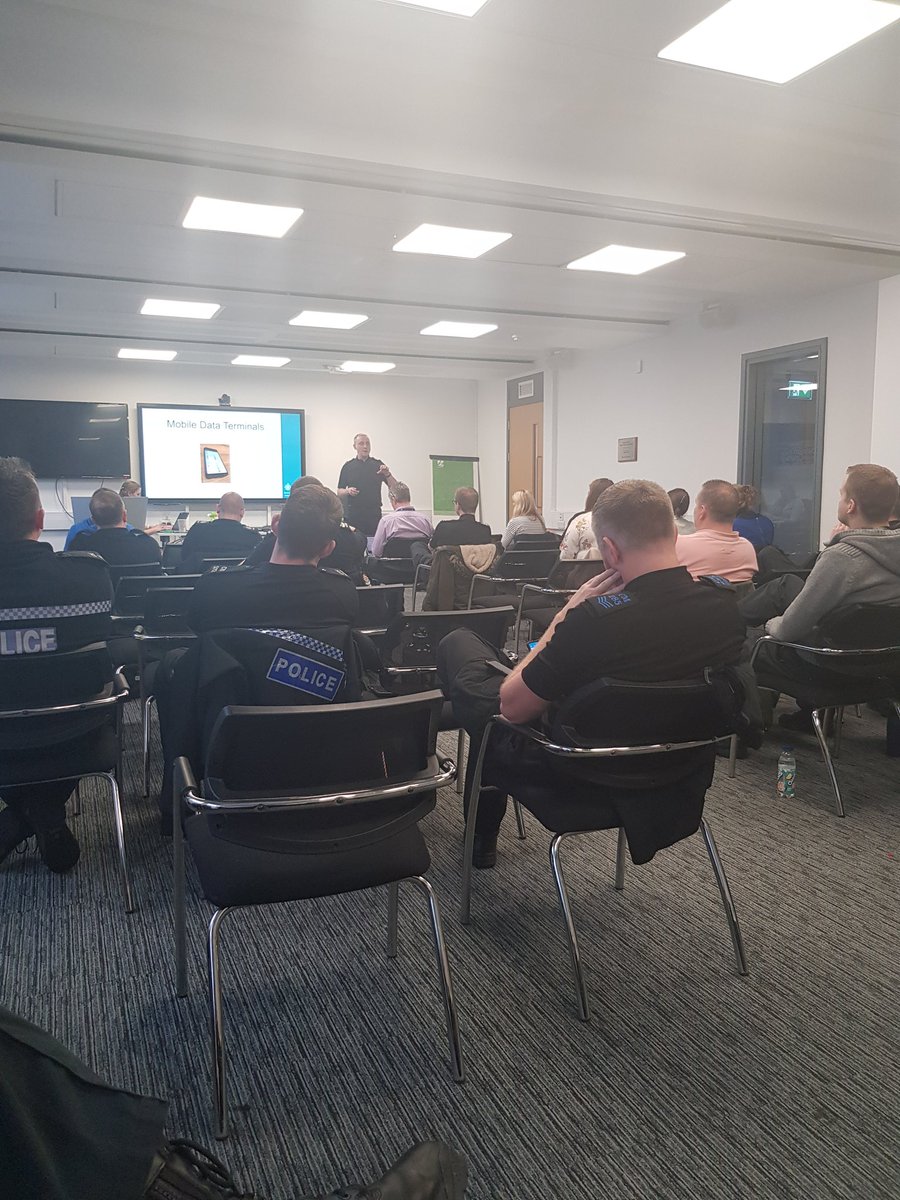 SYSXDDops's tweet photo. Digital Division CPD at Sussex HQ thanking the change network members and giving them an insight in what is planned in the road map of digital developments @SYSXDDops @sussex_police @SurreyPolice https://t.co/5yoXYNRg4r