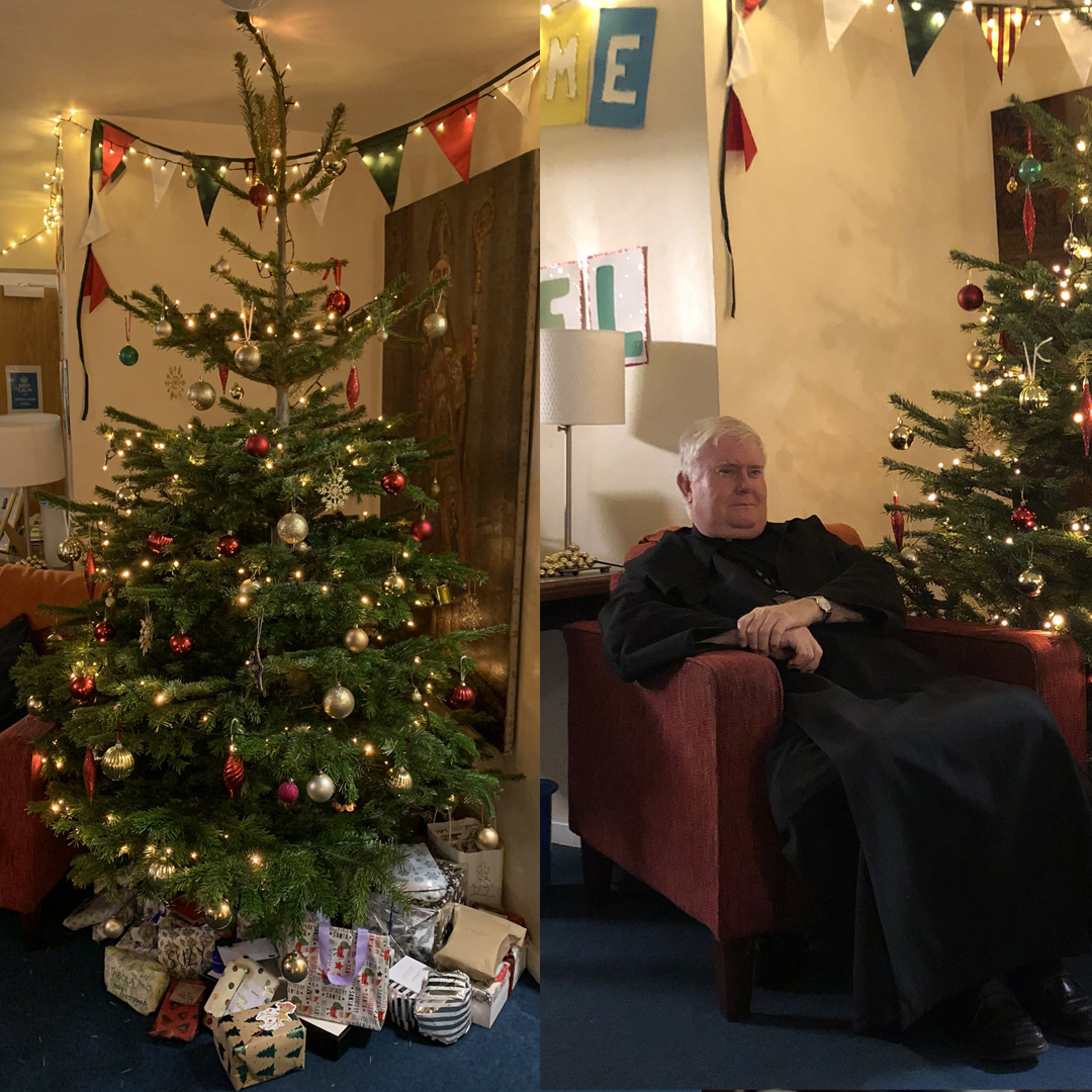 downsideschool's tweet photo. Waiting patiently for a home-made mince pie... Fr Boniface checks in on some of the Christmas preps @downsideschool
#iLoveBoarding #christmas #bathschool https://t.co/tawickpSKN