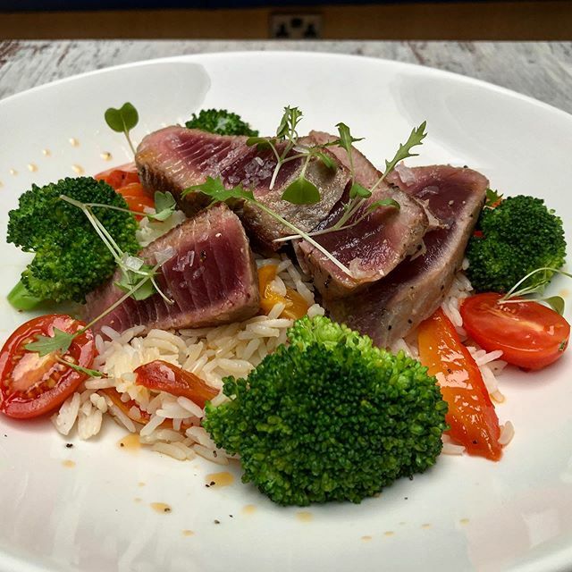 Preparing for January’s healthy eating edition of the Focus it’s recipe time at the @carltonhotelilf sumptuous seared Tuna Steak, chilli oil, roasted peppers and broccoli. With some clean easy basmati rice