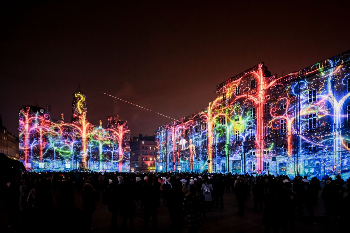 OnlyLyon's tweet photo. ✨ Festival of Lights (La Fête des Lumières) ✨
Check out the scenes in Lyon on 5 December as the festival began! 😍

📷 @Brobpointcom  - https://t.co/wsJ925ViW4
#LYON #FDL2019 https://t.co/CbK7uWTcdV