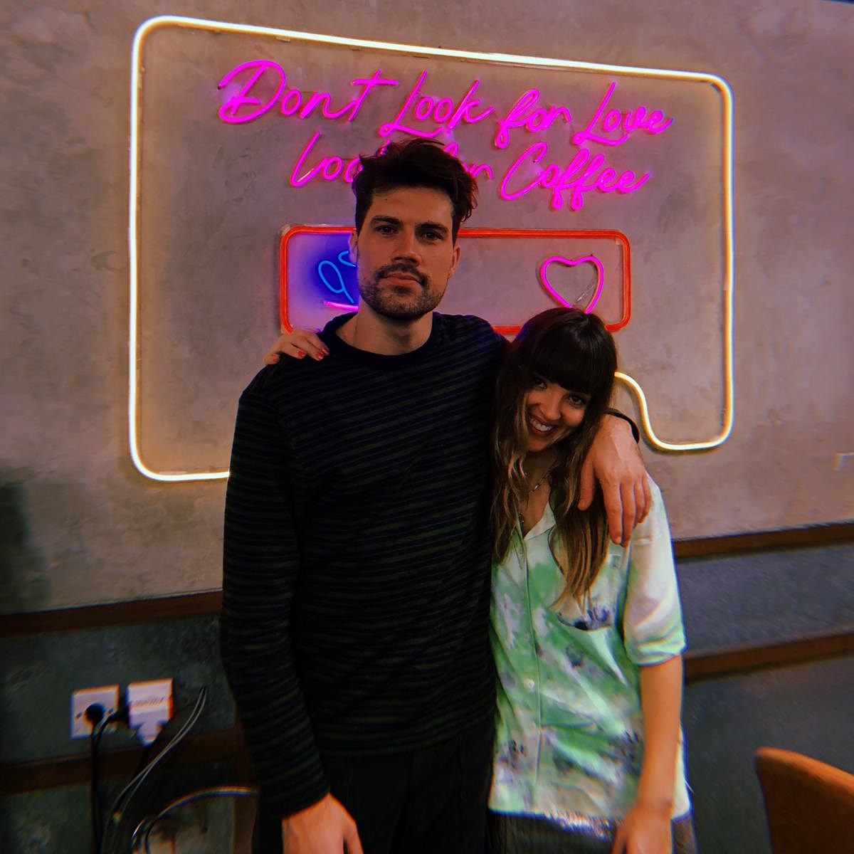 who is aubrey plaza dating