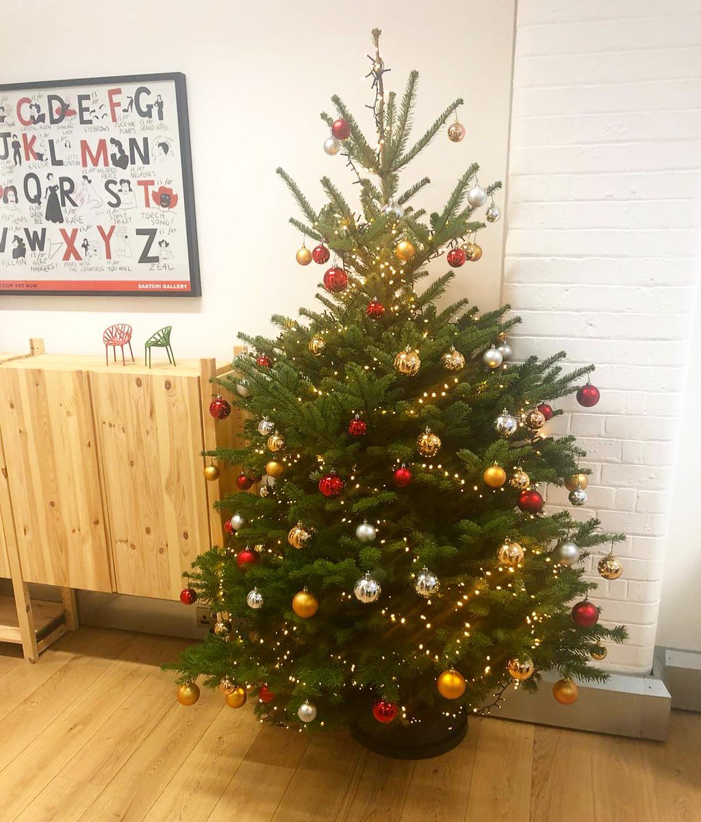 MethodLtd's tweet photo. The Elves have visited our office ! Merry Christmas everyone. ⛄️🎄🎅🏼
#merrychristmas #interiordesign #fitout #designandbuild #workspacedesign https://t.co/obUoY1RF94