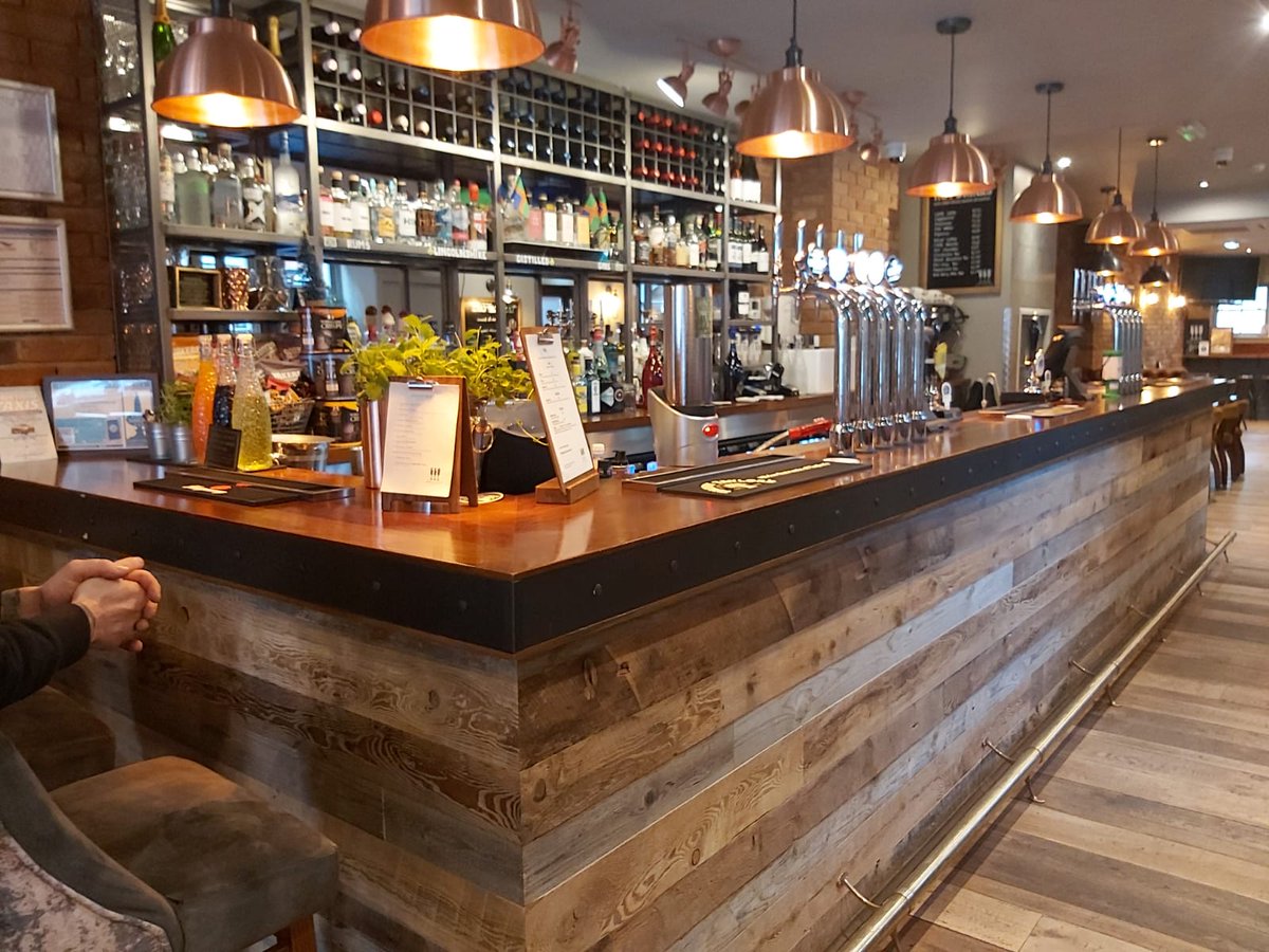 Dawnvale's tweet photo. One of the bars we built this year, Bar Eleven in Woodhall Spa recently won a bar of the year 2019 award! Well done to the team for their hard work.
#Awards #Bars #BarDesignandBuild #Lincoln #Design #Congratulations https://t.co/R8OP6HyWvx