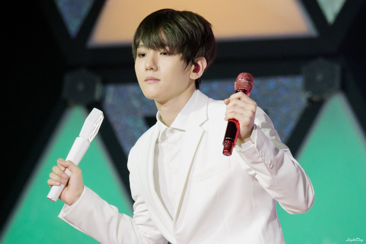 Lightdog04's tweet photo. 20180810  #ElyXiOndotinMacao 
#백현 #baekhyun #EXO #OBSESSION https://t.co/RJkj4kzQyU
