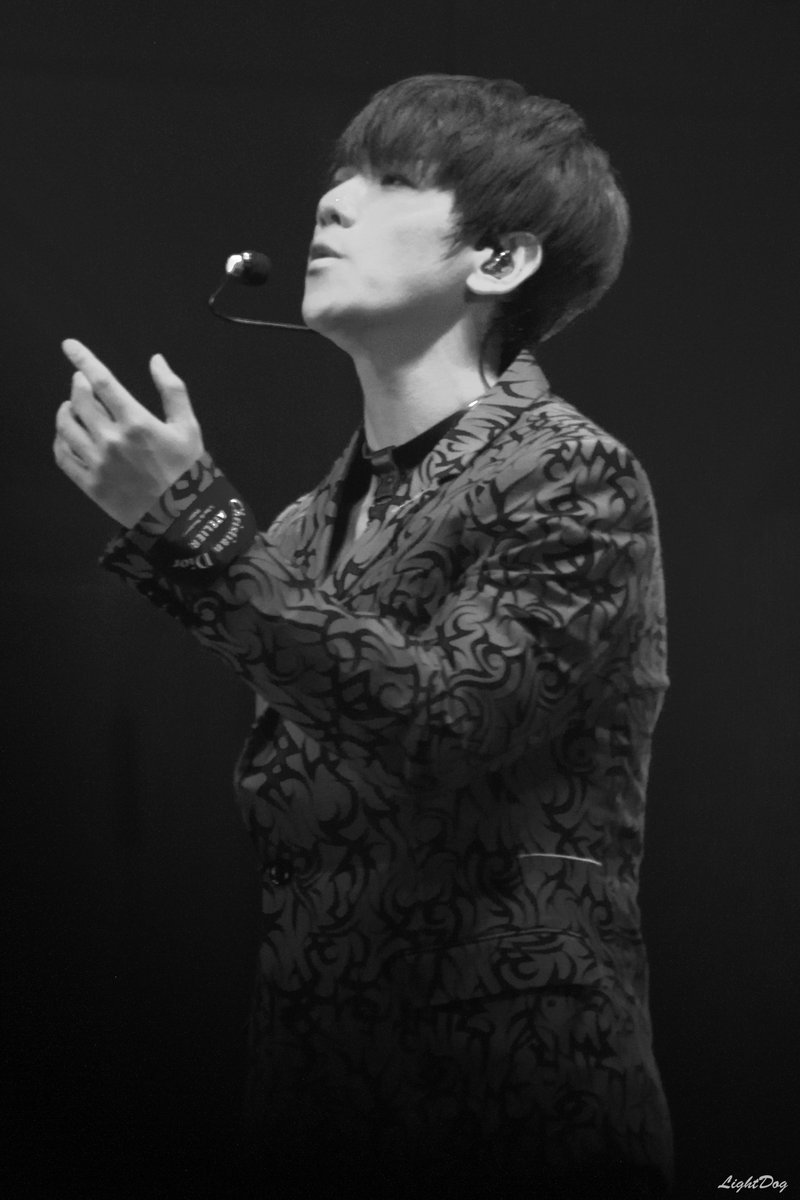 Lightdog04's tweet photo. 20180810  #ElyXiOndotinMacao 
#백현 #baekhyun #EXO #OBSESSION https://t.co/DdB4iixFj9