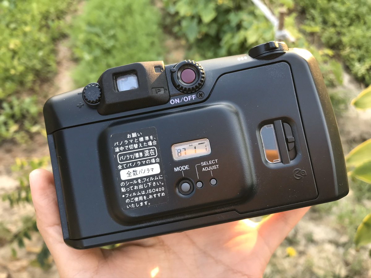 35mm_shere's tweet photo. PENTAX ESPIO W⁣
⁣⁣#กล้องฟิล์มคอมแพค แนว Point &amp; Shoot ยกเล็งกดถ่าย ใช้งานง่าย มาพร้อมเลนส์ซูมระยะ 28-56mm. เหมาะกับมือใหม่หัดเล่น #กล้องฟิล์ม 
⁣กล้องทำงานเต็มระบบ⁣ ✔️
⁣แฟลชทำงาน เปิด-ปิดได้⁣
⁣มีโหมด Panorama

ราคา 2,200 บาท รวมส่งฟรี ☑️

#filmcamera #35mmshere https://t.co/h9jxo2n3i2