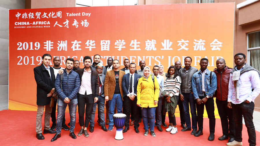 duapaafrica's tweet photo. Our CEO @motivatorfm360 was invited to share some insights during the Talent Exchange Forum at the 2019 #China-#Africa Human Capital Development Summit and Employment Fair held 4 African students in #Guangzhou ysterday @_AfricanUnion https://t.co/iy2PEEiFW5