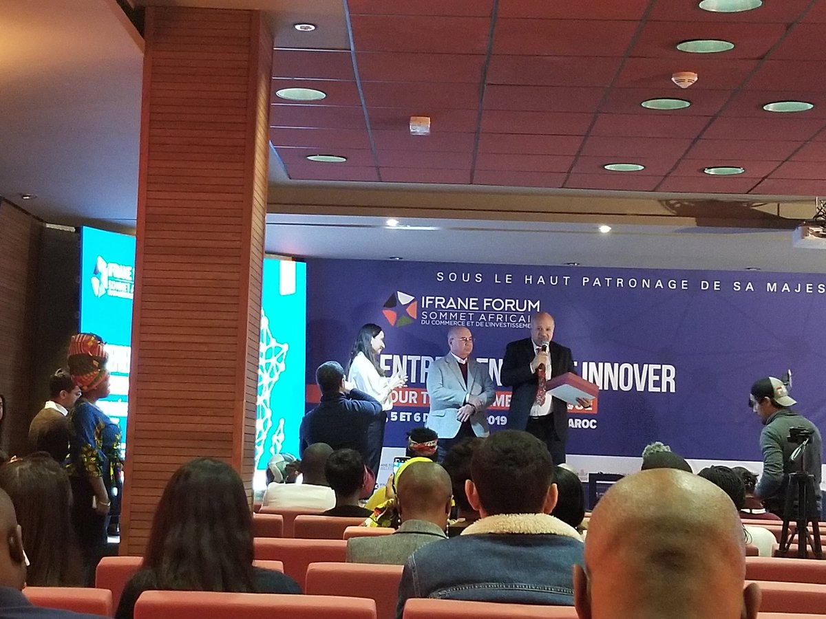 IfraneForum's tweet photo. {Cérémonie de clôture }
Le président du groupe Soroubat Mr Nouredine HACHUCHA remercie Mme Khadjija Idrissi Janati Présidente d'ifrane Forum pour tout ce qu'elle fait pour notre continent. 
#Maroc  #IfraneForum2019 #iafrika #Africa #Entrepreneurship #Tunisie https://t.co/Pgc2FG5nsJ