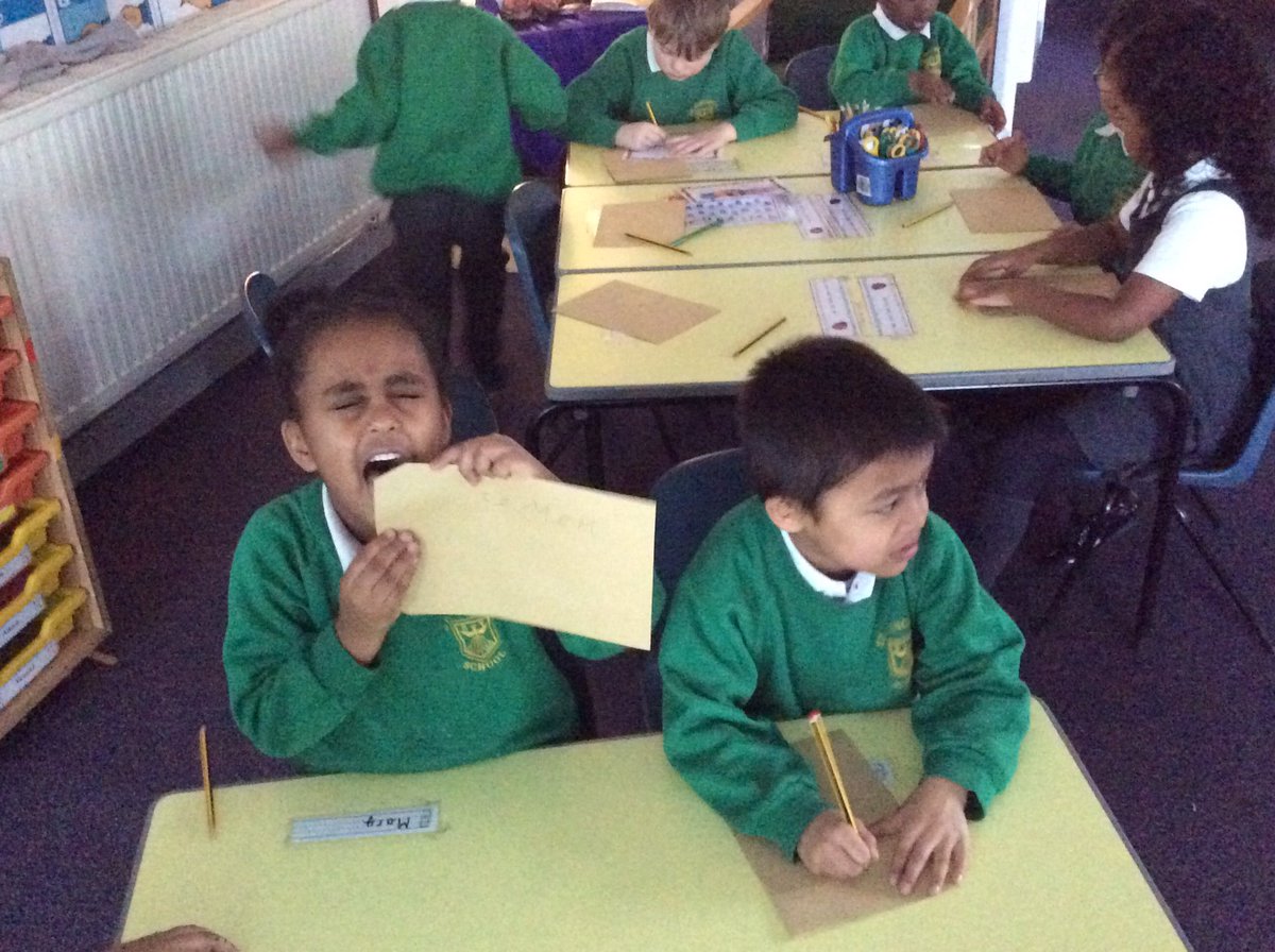 stvincentsbham's tweet photo. Year 1 have written invitations for their event in a few weeks. All the details are on them and they have put them in envelopes ready to give out to their chosen person! #purposeforlearning #realwriting https://t.co/gzn6tV3Haj