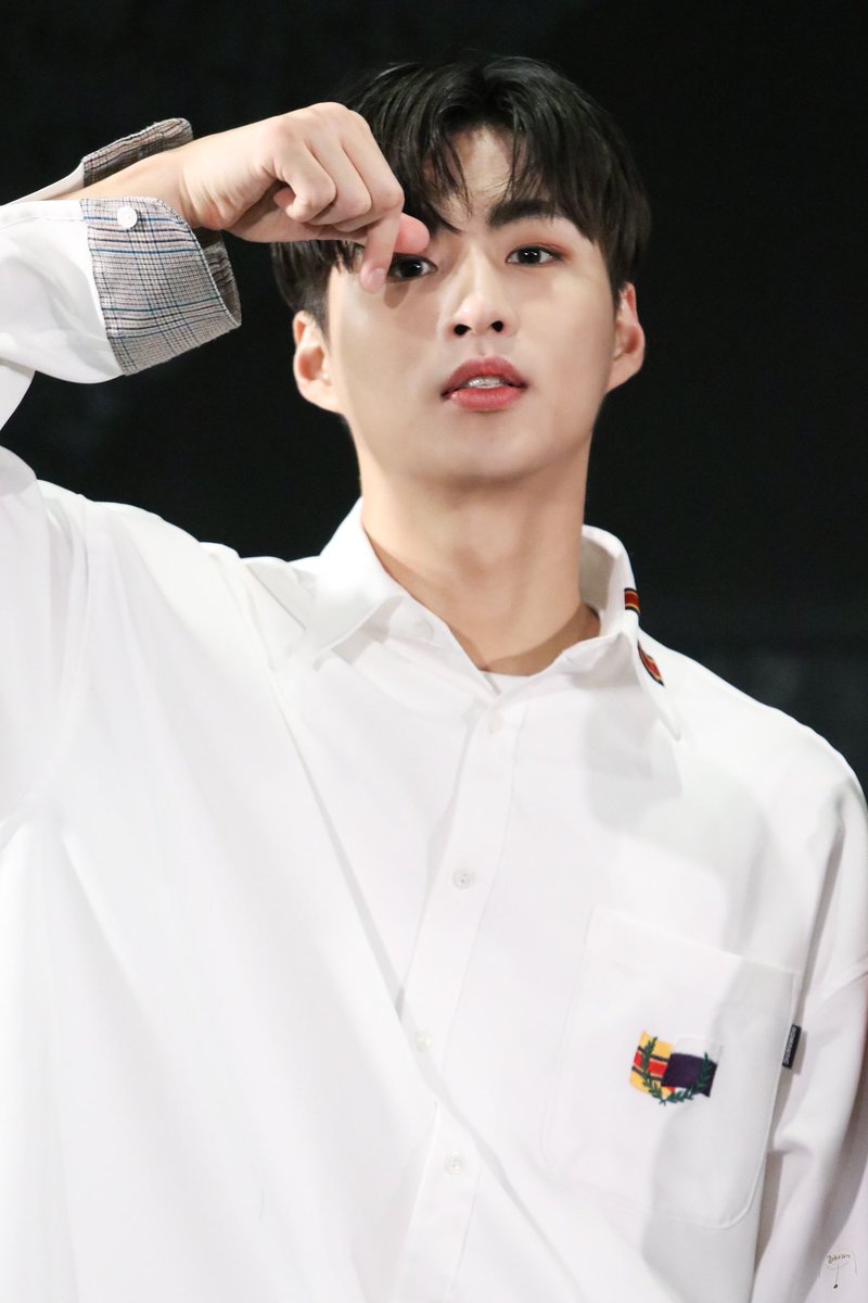 jongflower_0905's tweet photo. 191028
💓세젤멋 김현종💓
@teamct_romeo 
#로미오 #ROMEO #현경 #현종 #김현종 #Hyunkyung #ヒョンギョン #곰돌이쫑
#ㅂㄱㅅㅍㅇ https://t.co/AIGaE996uN