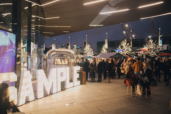 theresidentmag's tweet photo. The best things to do in London this #weekend including:
π #SAMPLEChristmas on Greenwich Peninsula
π Festive films on ice @queens_london
π§ββοΈ #Cinderella @NewWimbTheatre with Samantha Womack
πͺ #GingerbreadCity2019 @SomersetHouse
π https://t.co/MkzmC2ufB8 https://t.co/SCI52fZtuo