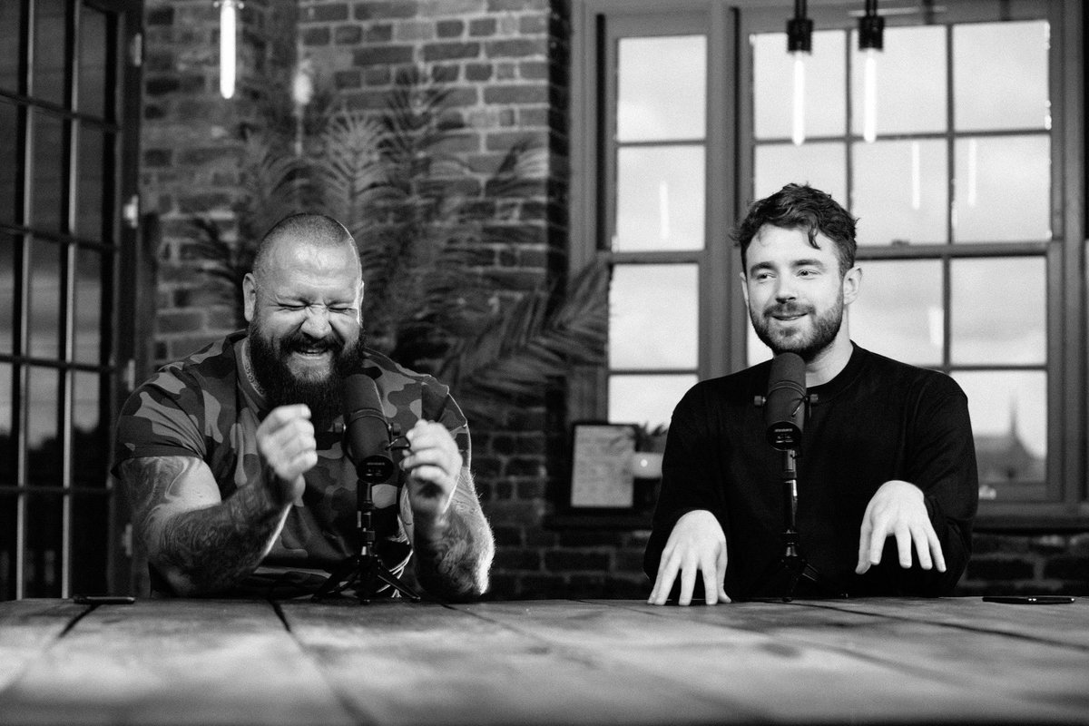 TrueGeordieTG's tweet photo. Happy birthday to the most sarcastic fuck on the internet and the most talented... @lozcast   

The best mate I could ever ask for! https://t.co/Bbfvp0PwT7