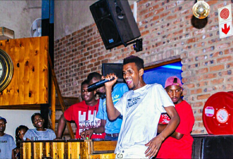 SandyBoySA's tweet photo. Hi i am SANDILE โSANDY BOYโ NGCOBO
Please follow me at @SandyBoyOnline Iโll follow you back ๐
My new single #ToooFresh is available on SOUNDCLOUD โ
๐ฑ๐๐ด https://t.co/QcurX0Q2Wv