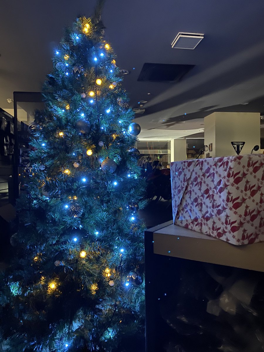 triumphyokohama's tweet photo. クリスマスセール開催中です。明日もご来店お待ちしております！

#triumph #triumph_yokohama #ttandlatest #mitsuoka #bubu #apparel #restock #popularproduct #christmassale #トライアンフ #アパレル #人気商品 #再入荷 @ トライアンフ 横浜港北 https://t.co/Dr9qoVxTvr