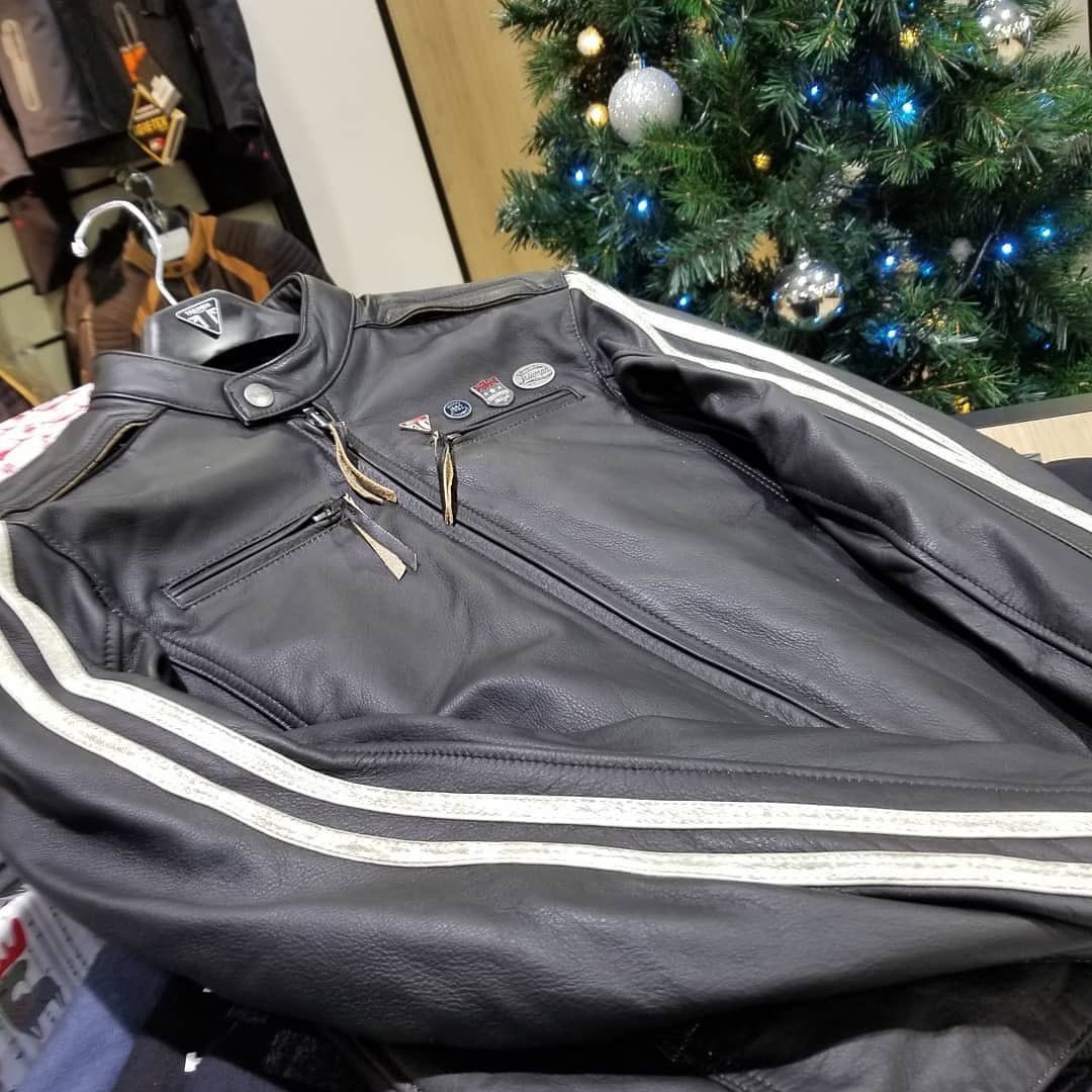 triumphyokohama's tweet photo. 人気商品再入荷しました🎵
自分流にcustomするのもかわいぃと思います💖
お気に入りを増やしませんか？

#triumph #triumph_yokohama #ttandlatest #mitsuoka #bubu #apparel #restock #popularproduct #christmassale #トライアンフ #アパレル #人気商品 #再入荷 https://t.co/nt0SYeMrBM