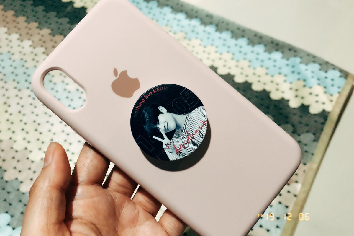 y_oon1's tweet photo. ได้รับเคสแล้วนะๆ แม่ค้าน่ารักมากๆๆ 💚💐🥺 #Thursdaycase https://t.co/IWDmZ77RzH