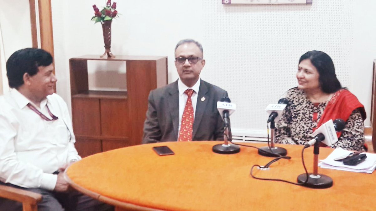 AIR_ahmedabad's tweet photo. AIR  Ahmedbad will bcast an  int with Shri Keshav kumar Director  ACB   Gujarat   on 9 Dec at 11am in "Aaj na Athiti"  prog -  by Parul Vyas on  MW 354.6 meters -846 khz. &amp; on 'All india Radio live' App and Also listen it on Prasarbharati's App 'News on Air' Live (Air gujarati). https://t.co/46JBkHZd3N